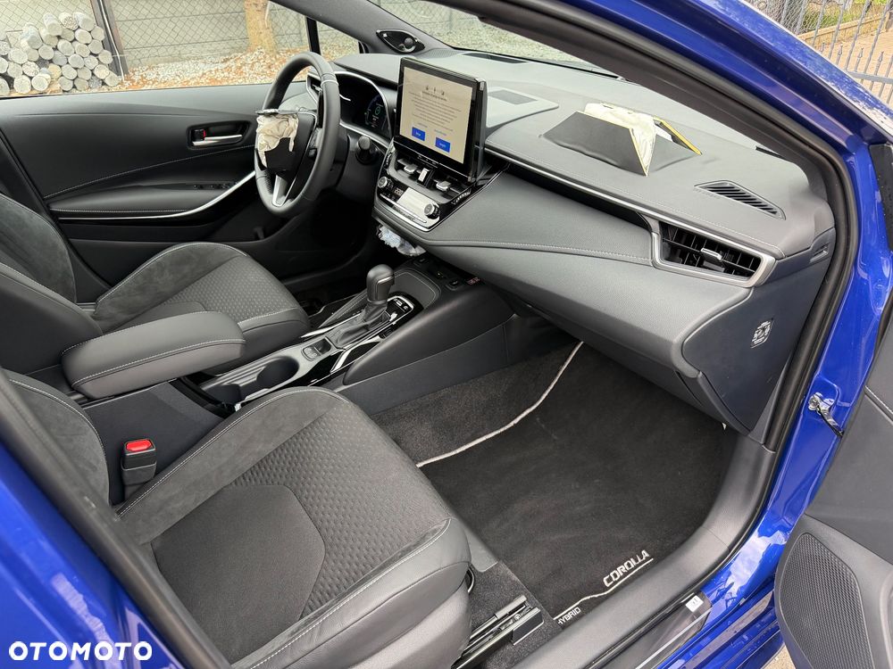 Toyota Corolla 1.8 Business Edition - 18