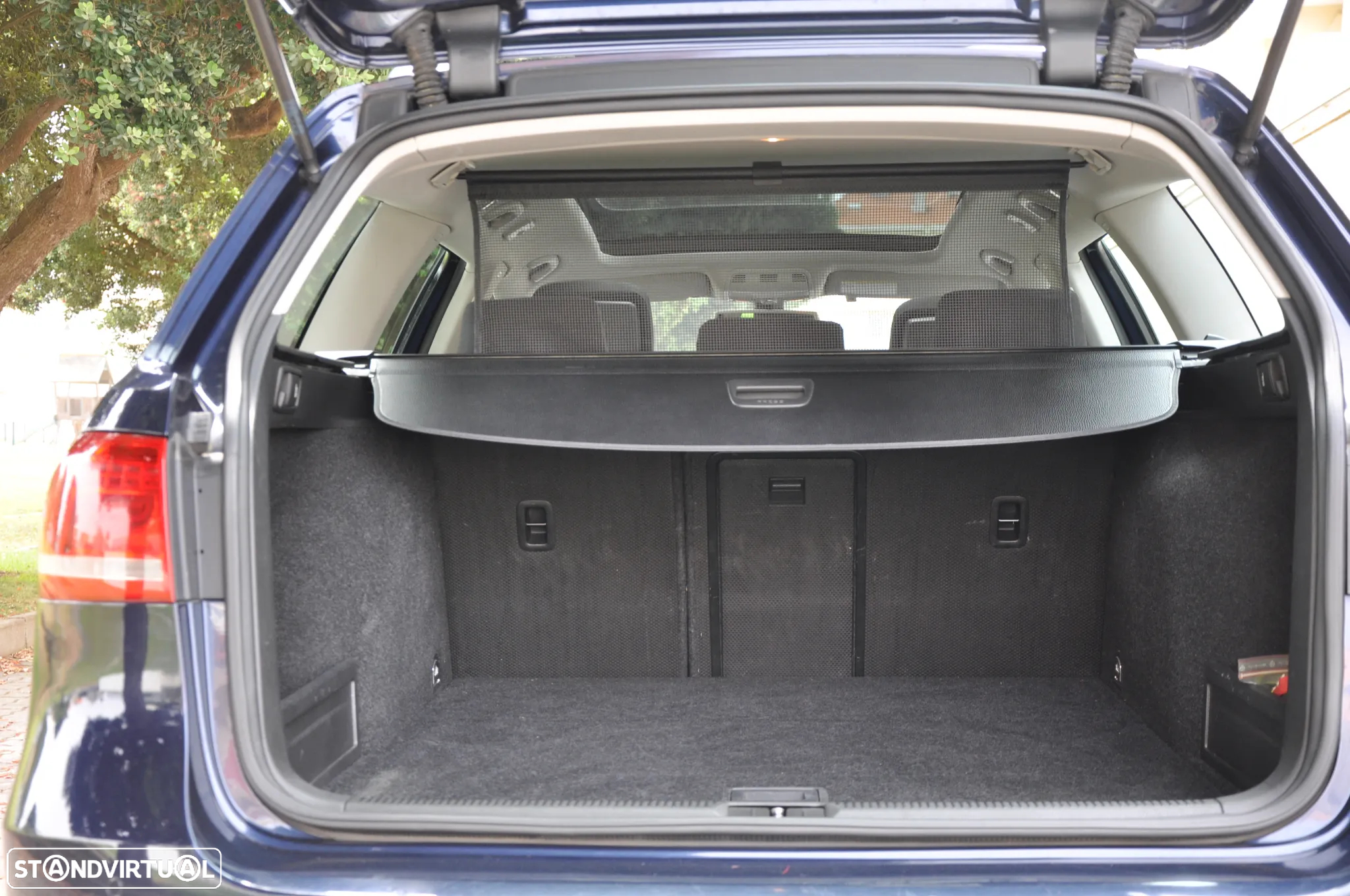 VW Passat Variant 1.6 TDI BlueMotion Trendline - 33
