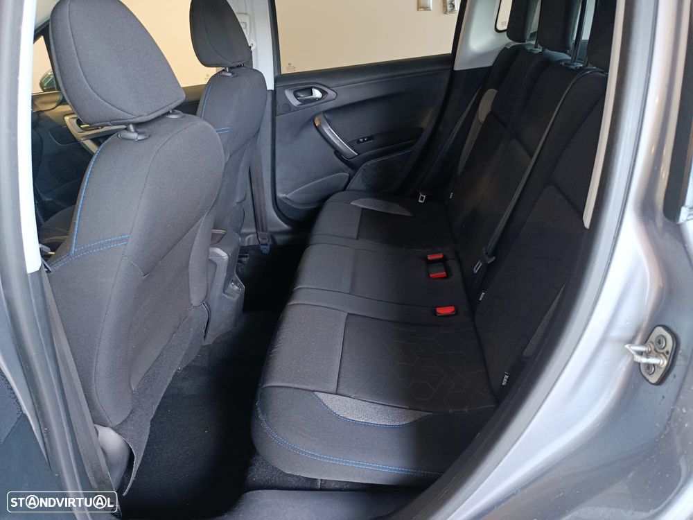 Peugeot 2008 1.2 PureTech Style - 33