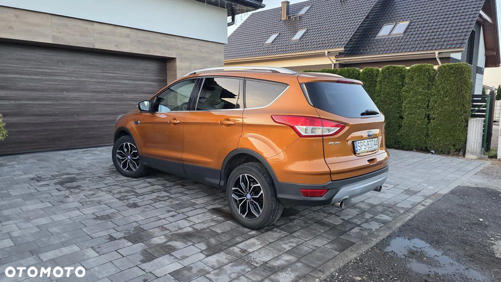 Ford Kuga 2.0 TDCi 2x4 Titanium - 3