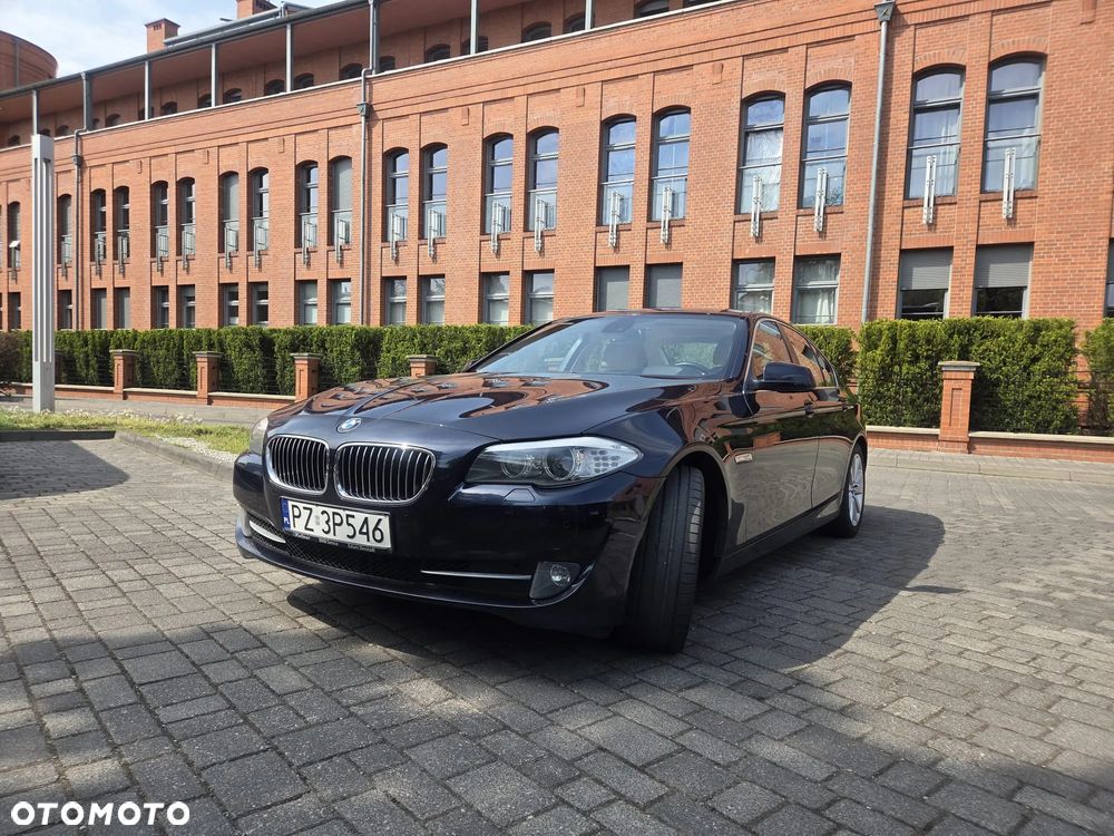 BMW Seria 5 528i - 2
