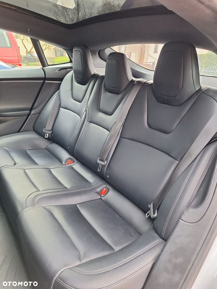 Tesla Model S - 18