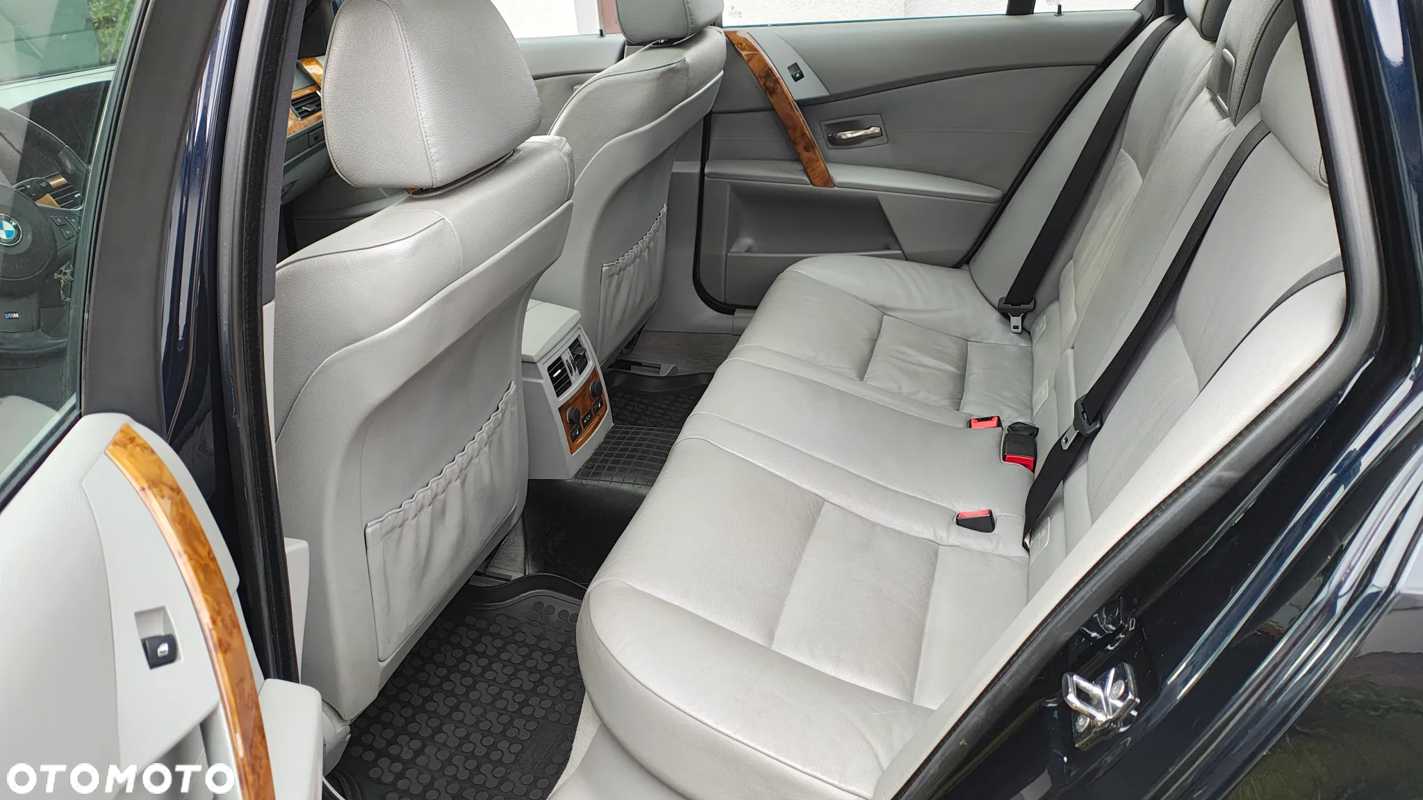 BMW Seria 5 530xd Touring - 11