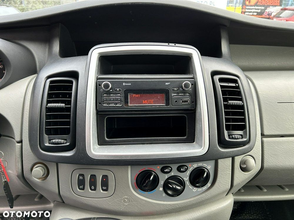 Renault Trafic - 21