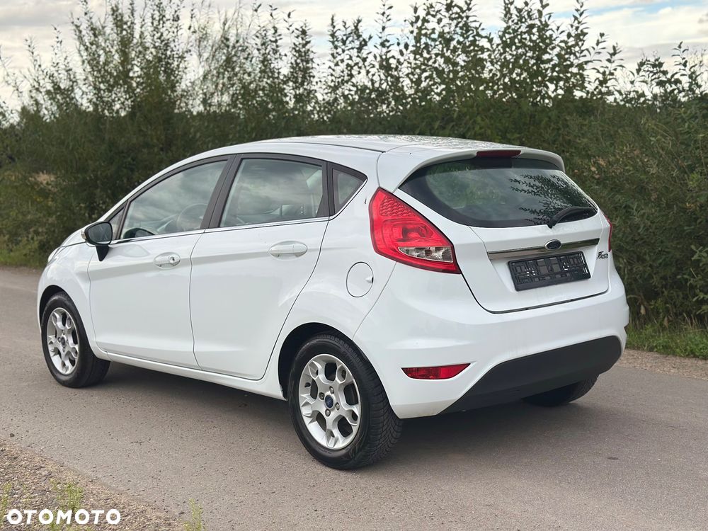 Ford Fiesta - 12