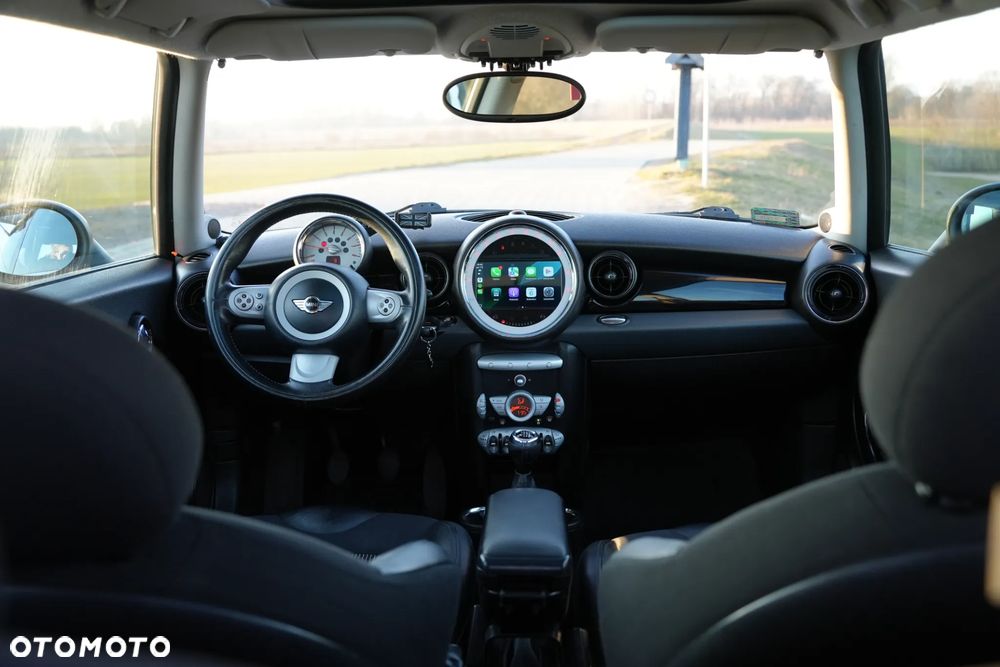 MINI Cooper Standard - 3