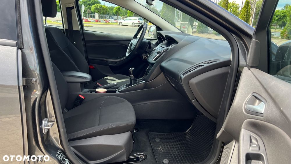 Ford Focus 1.6 Trend - 9