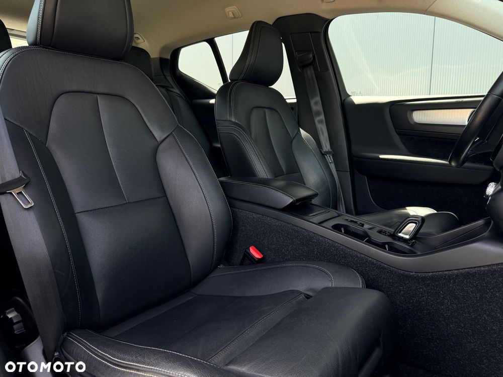 Volvo XC 40 D4 AWD Geartronic Momentum Pro - 12