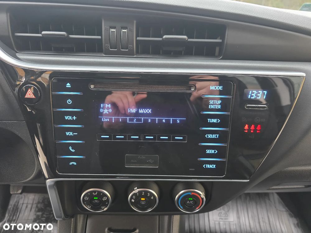 Toyota Corolla 1.6 Active EU6 - 19