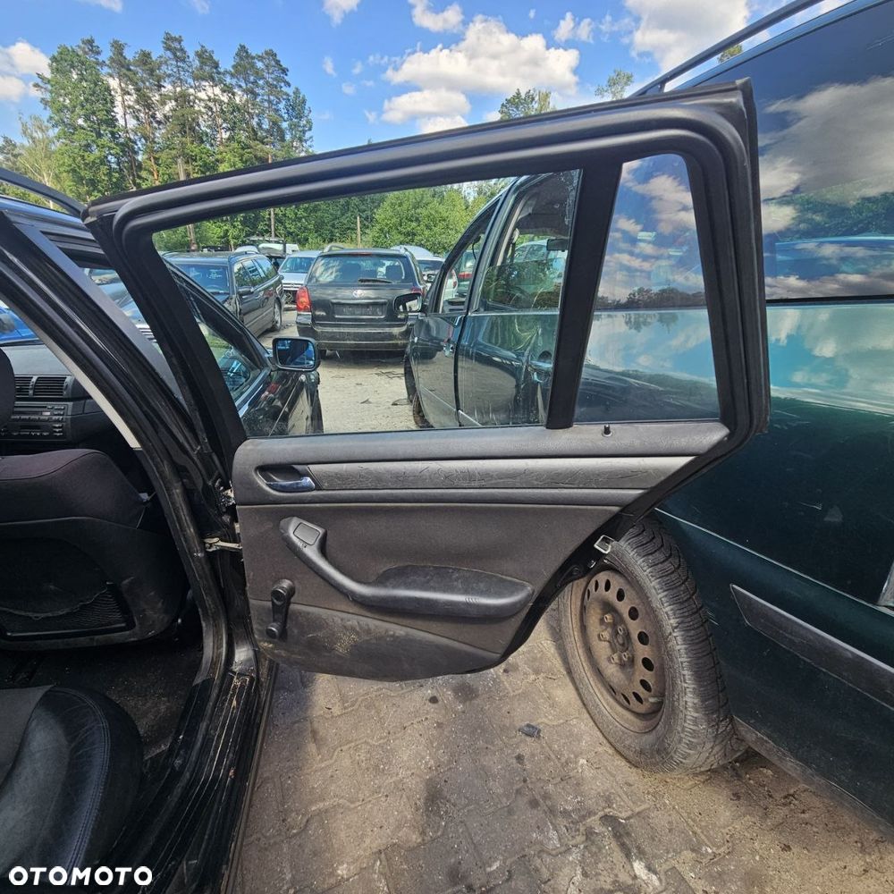 Drzwi / prawe lewe przód tył / BMW 320D (2002r) / E46 / kombi / kod lak: SCHWARZ 2 - 6