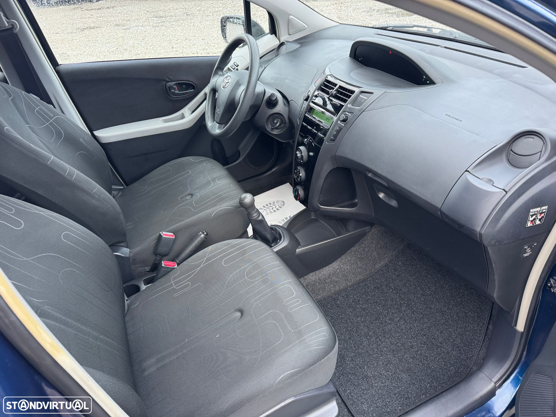 Toyota Yaris 1.0 VVT-i AC - 10