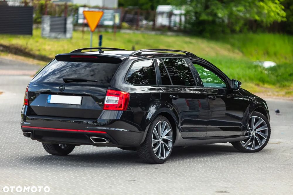 Skoda Octavia 2.0 TDI DSG RS - 12