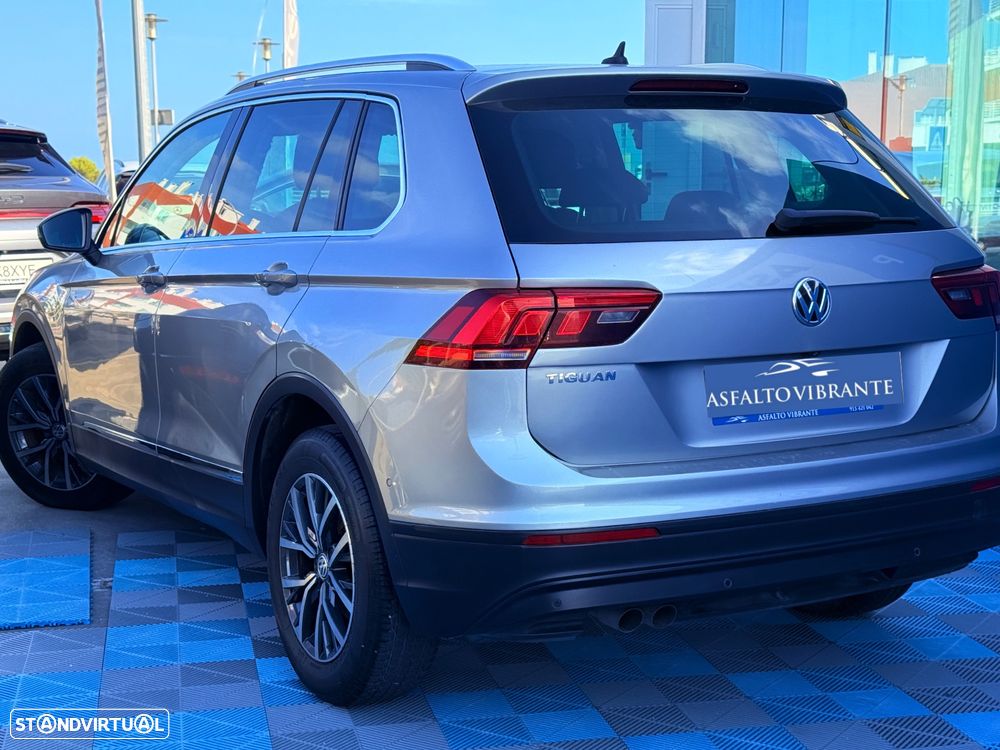 Volkswagen Tiguan 1.6 TDI Confortline — fotografia 2