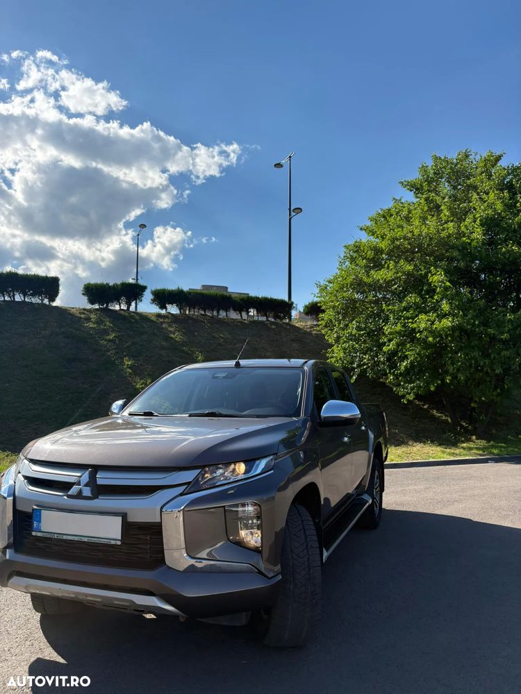 Mitsubishi L200 Double Cab 2.2 DI-D M/T Instyle - 2