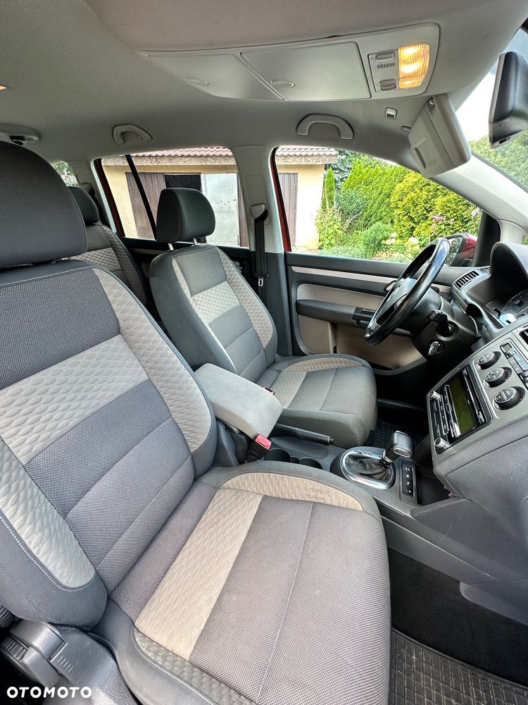Volkswagen Touran 1.4 TSI DSG Cross - 32
