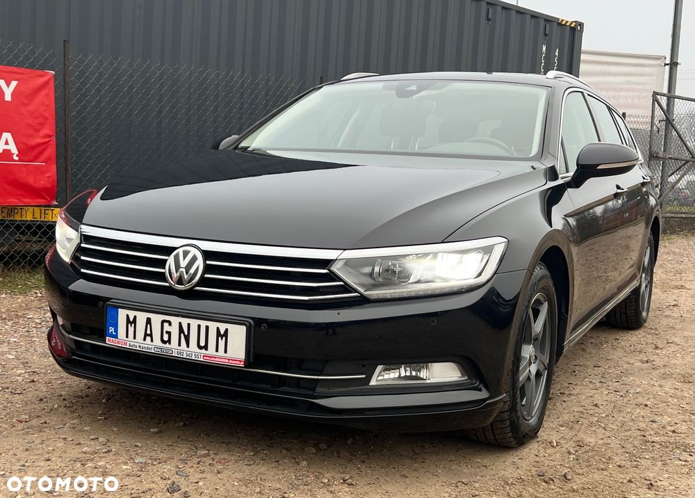Volkswagen Passat - 1