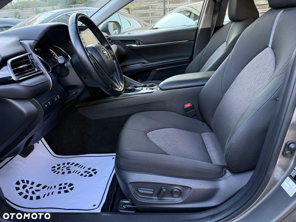 Toyota Camry 2.5 Hybrid Comfort CVT - 11