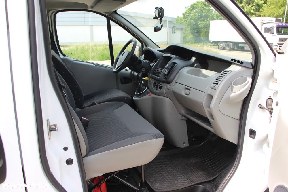 Opel Vivaro - 8