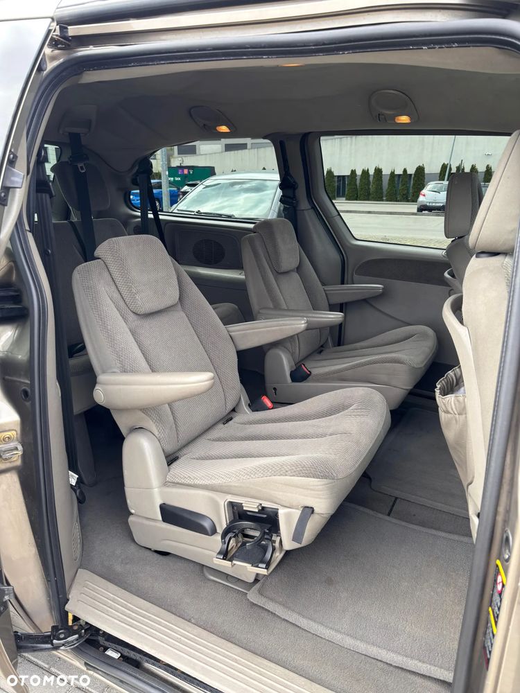 Chrysler Grand Voyager 2.8 CRD Executive LX S&G - 8
