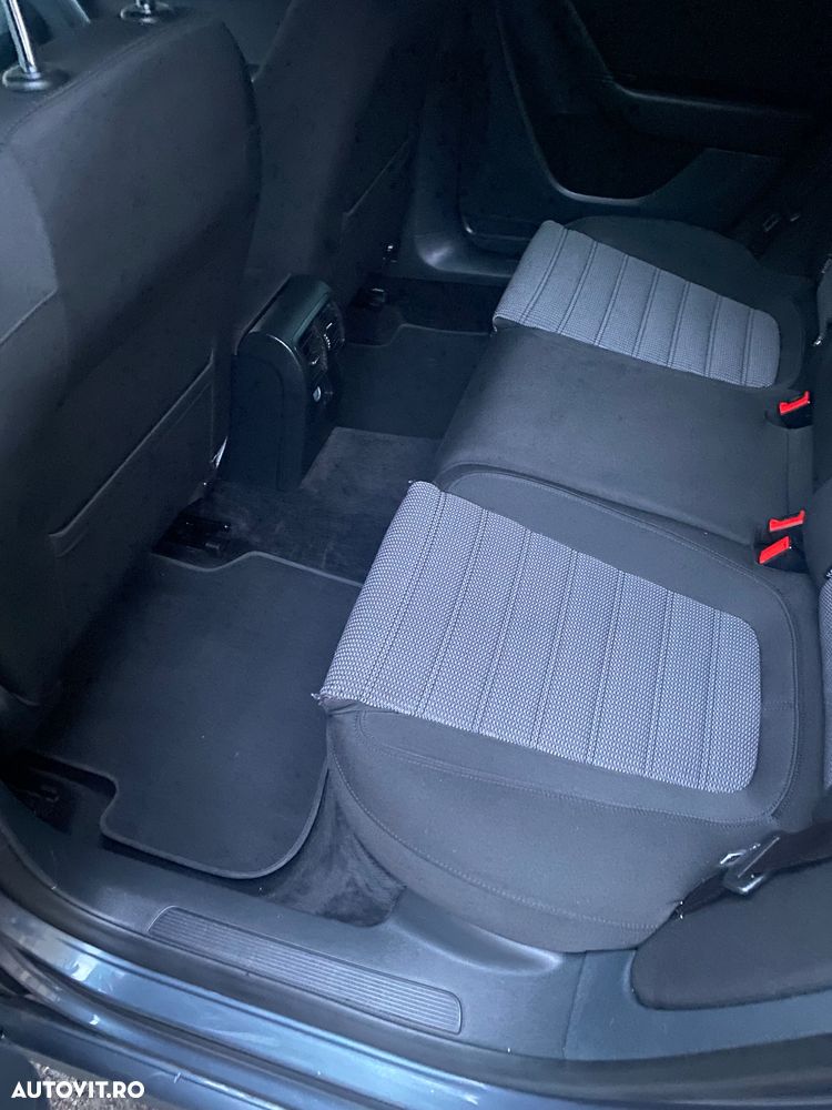 Volkswagen Passat Variant 2.0 TDI Blue TDI DSG Comfortline - 12