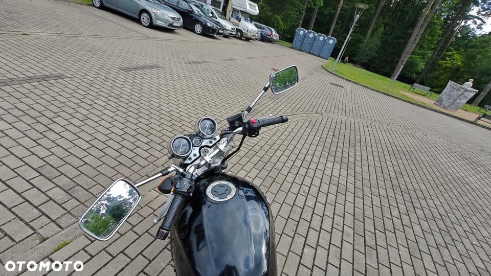 Suzuki GSX - 16