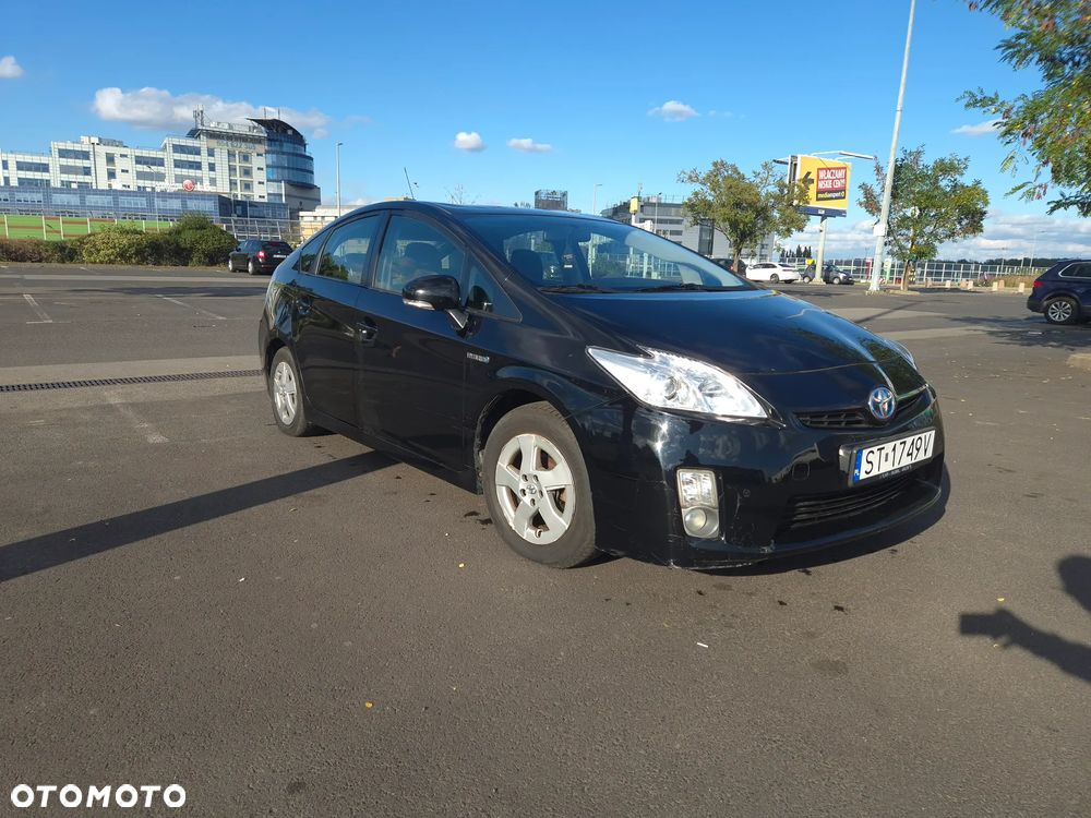 Toyota Prius - 4