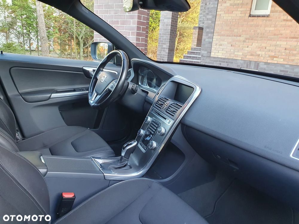 Volvo XC 60 D3 Momentum - 10