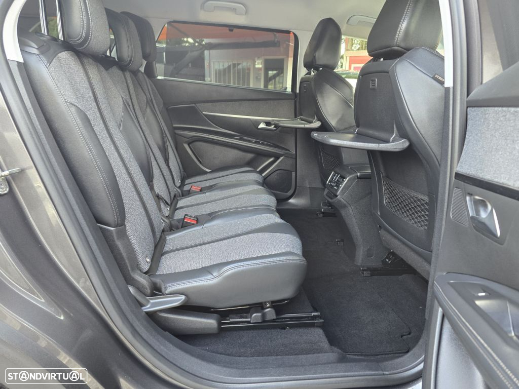Peugeot 5008 1.2 PureTech Allure - 18