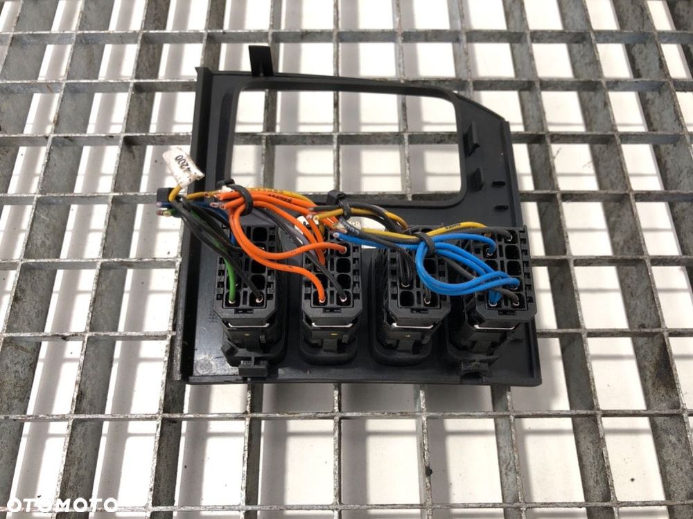 PANEL PRZEŁĄCZNIKÓW - 226.00 PLN - SCANIA P,G,R,T - series 2003 - 2022 R 450 - 2