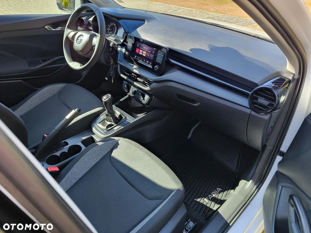 Skoda Fabia 1.0 Active - 10