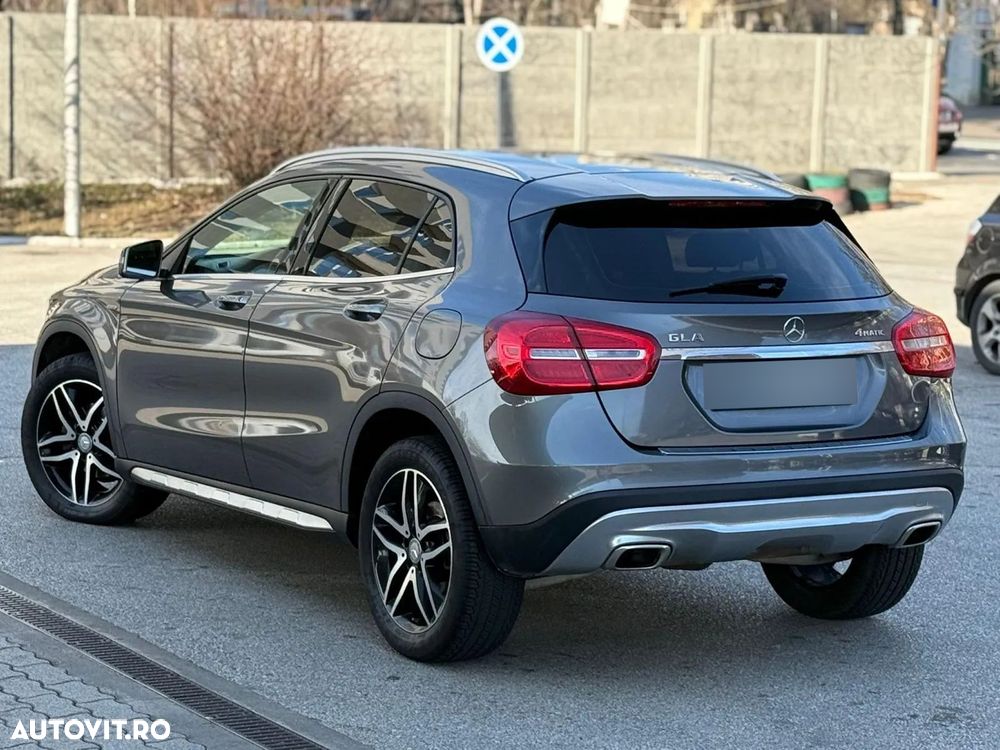 Mercedes-Benz GLA 200 d 4MATIC Aut. - 4