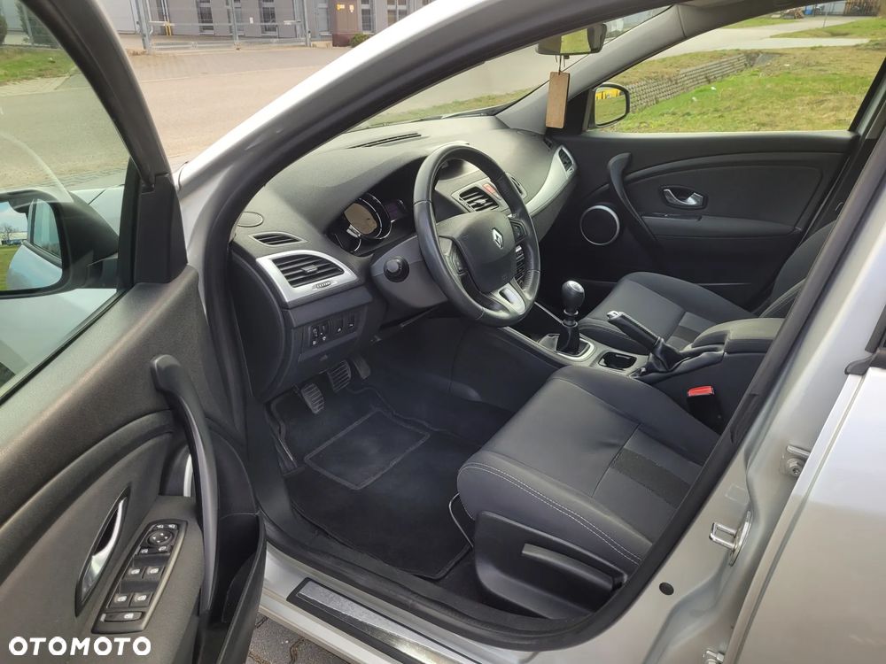 Renault Megane TCe 180 Dynamique - 15