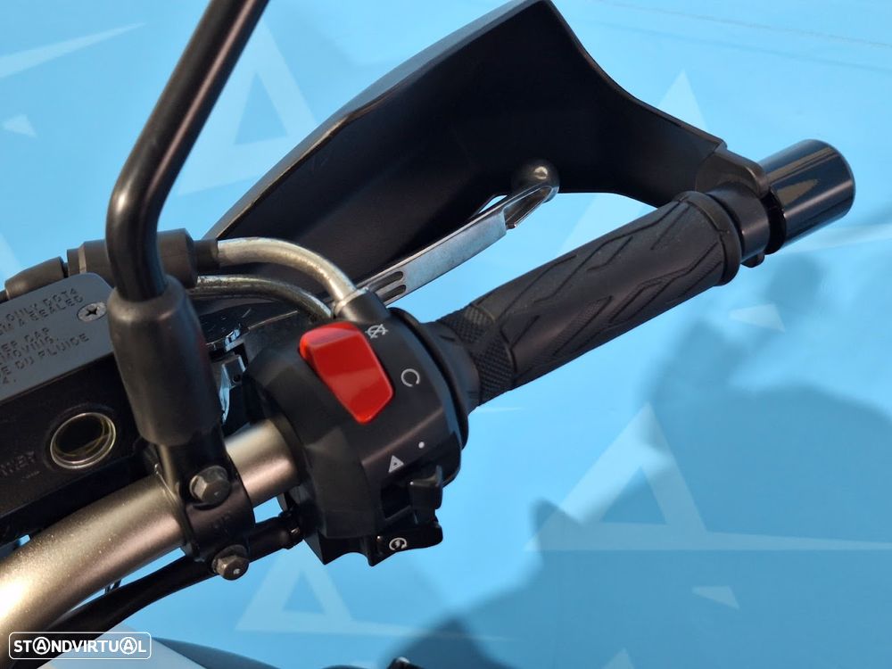 Suzuki DL V-Strom 650 - 9