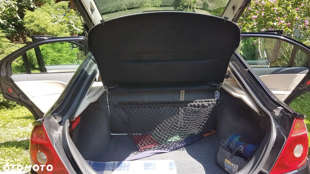 Ford Mondeo 2.5 V6 Ghia - 13