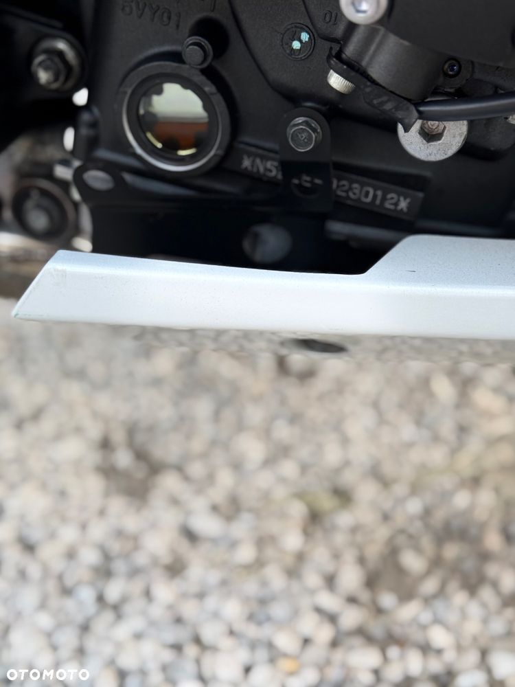 Yamaha FZ8 - 9
