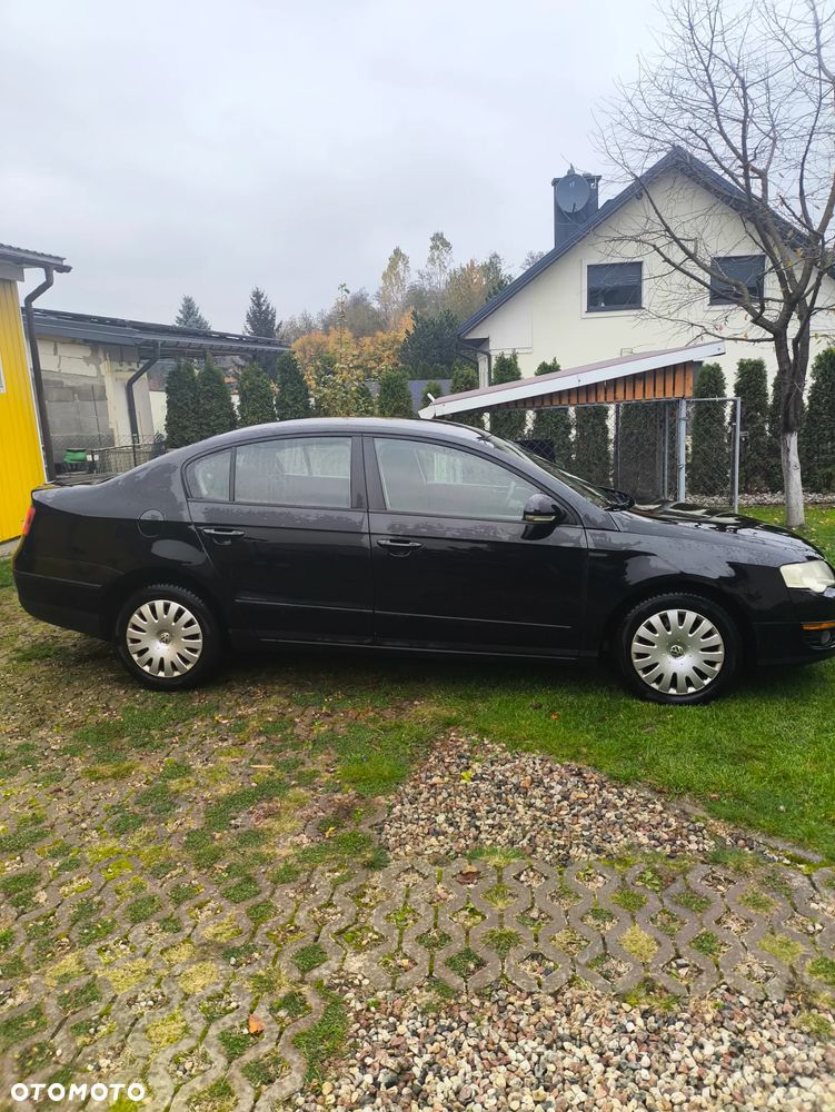 Volkswagen Passat 2.0 TDI Comfortline - 4