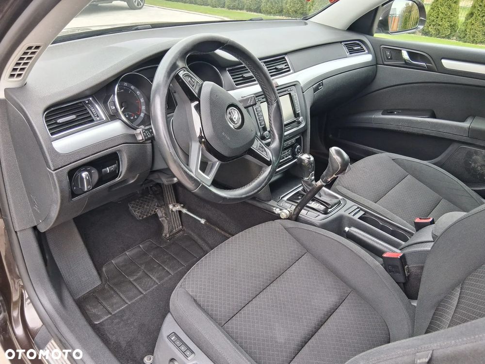 Skoda Superb 2.0 TDI DSG Elegance - 20