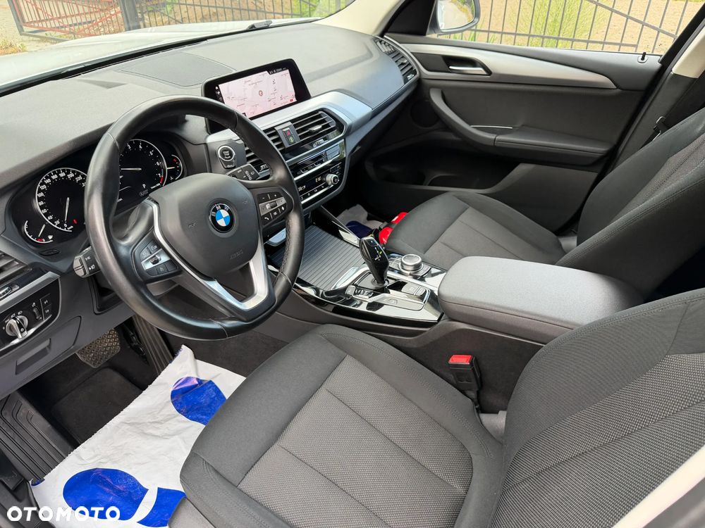 BMW X3 xDrive20i GPF Advantage - 9