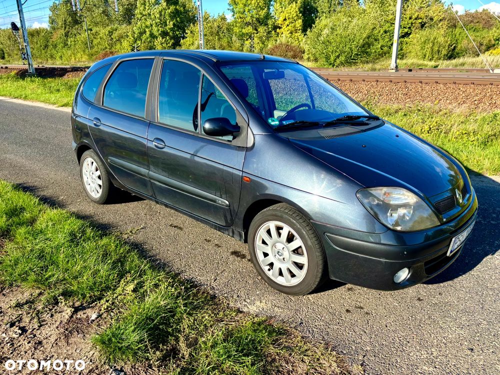 Renault Scenic - 1