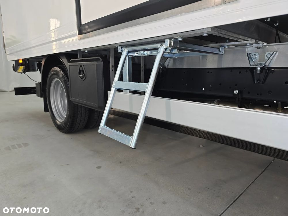 Iveco DAILY 50C18 KONTENER 8-PALET WINDA-1Tona SALON PL SERWIS ASO IVECO DO OSTATNIEGO Km TEMPOMAT FOTEL KIEROWCY PNEUMATYCZNY DOŚWIETLANIE ZAKRĘTÓW KLIMA ELEKTRYKA - 26