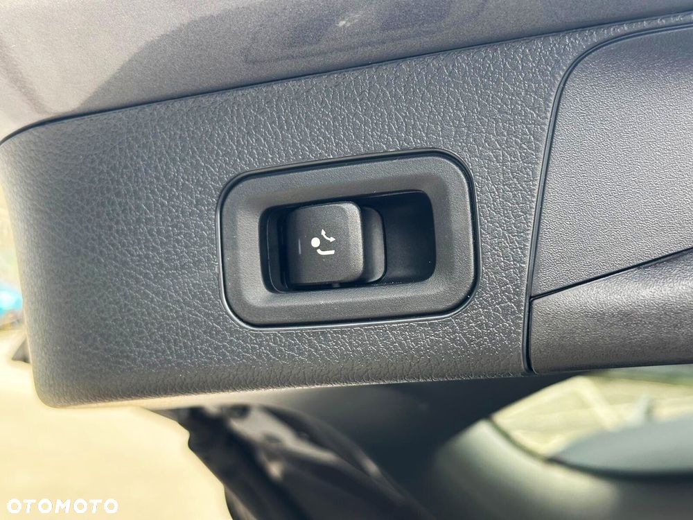 Mercedes-Benz GLB - 18