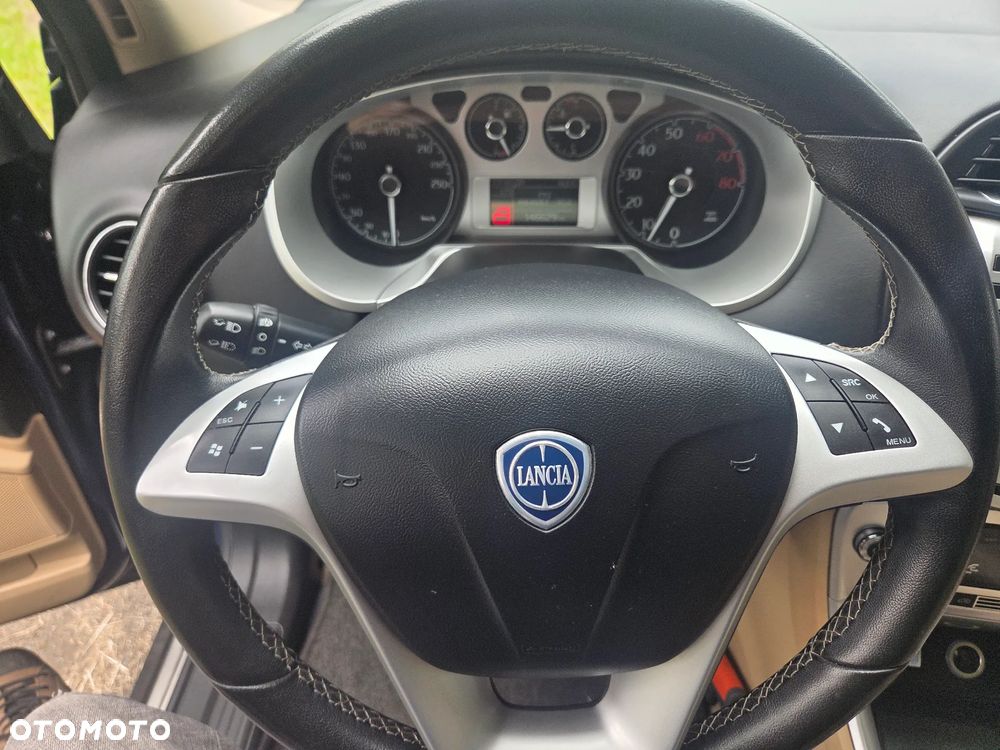 Lancia Delta 1.4 MultiAir 16v Gold - 17