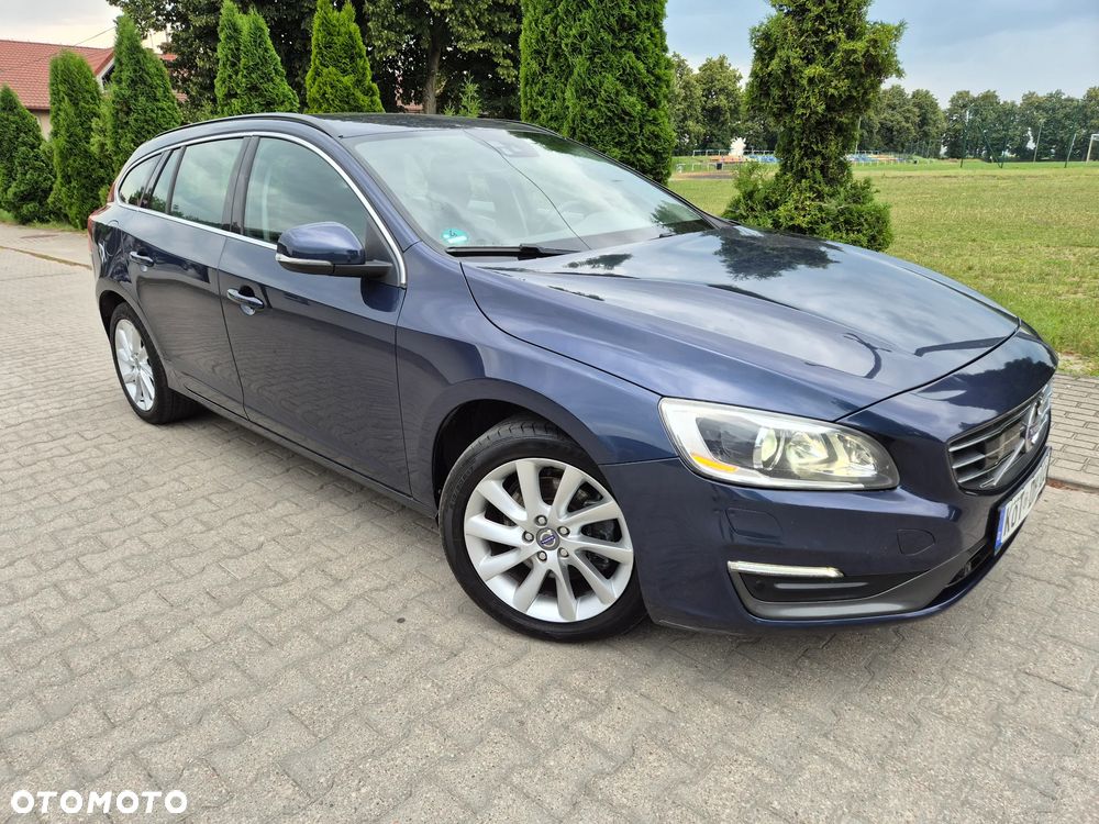 Volvo V60 T3 Base - 1