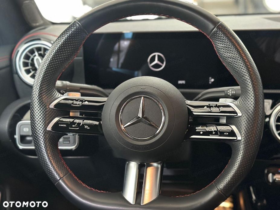 Mercedes-Benz CLA 220 4-Matic AMG Line 7G-DCT - 9