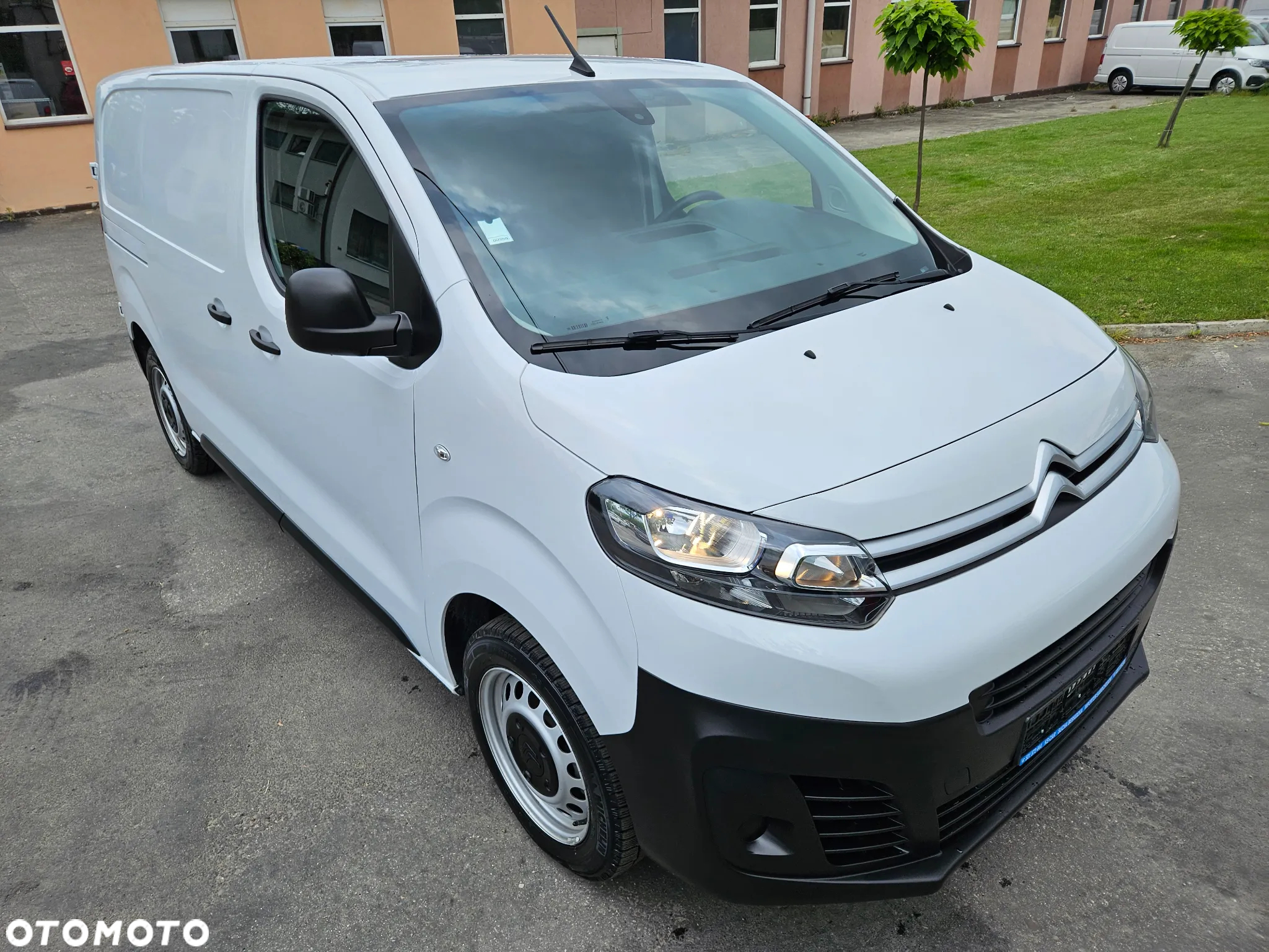 Citroën Jumpy rej 02.2024 przebieg 10500 klima tempomat grip control hak 3osobowy - 13