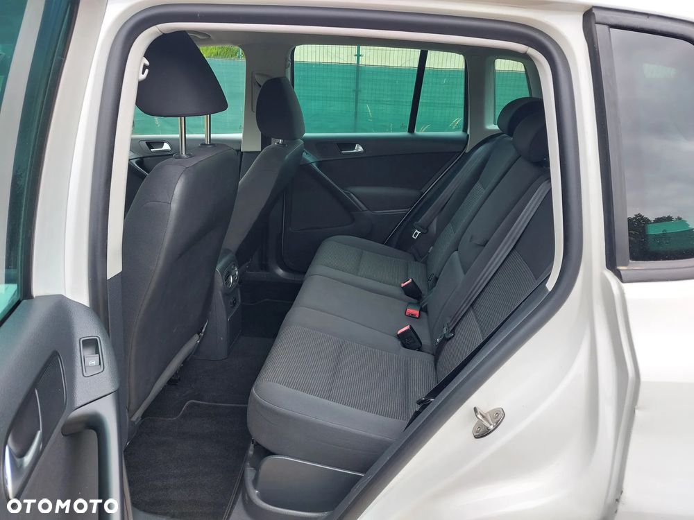 Volkswagen Tiguan - 11