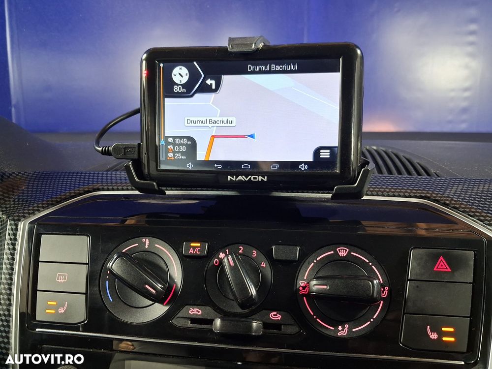 Volkswagen up! 1.0 High - 16