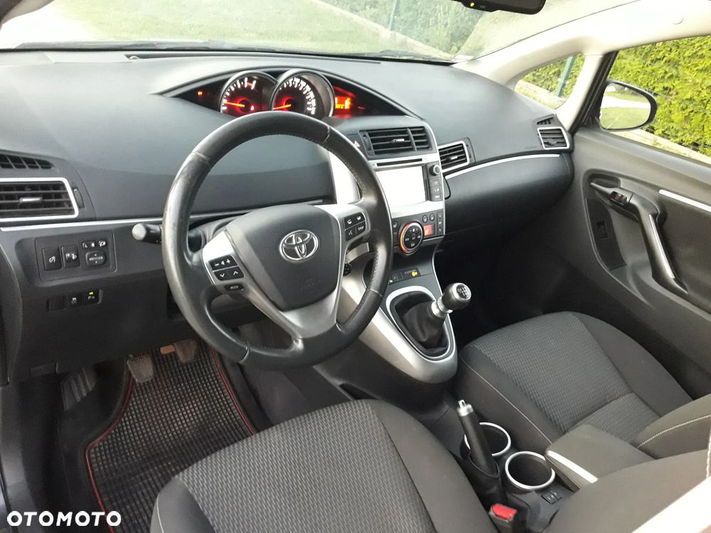 Toyota Verso 2.0 D-4D Active 7os - 11