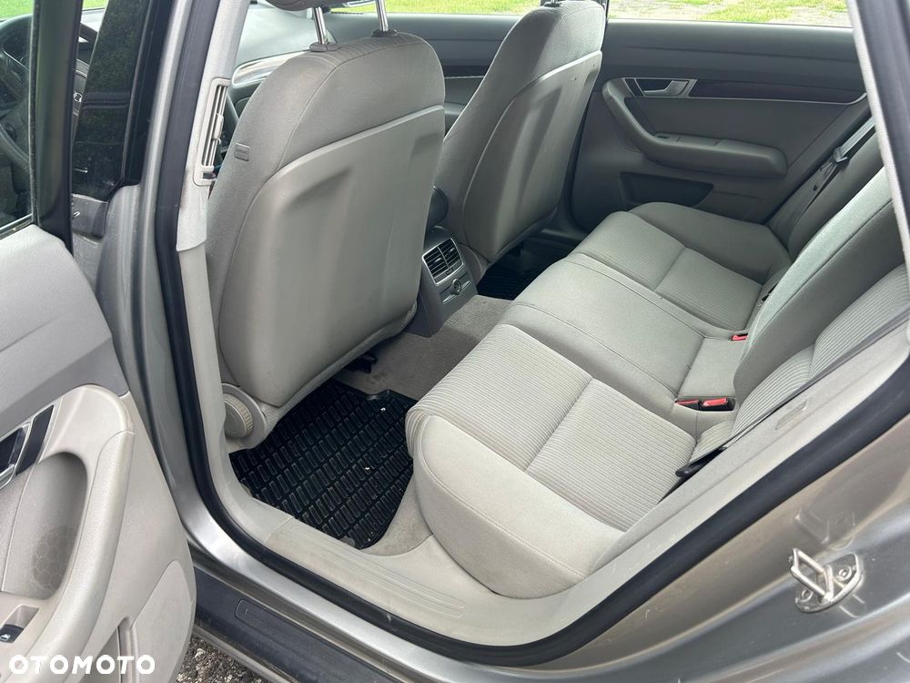 Audi A6 Limousine 2.4 - 25