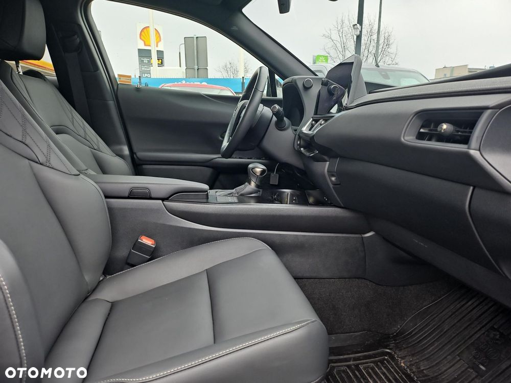 Lexus UX - 9